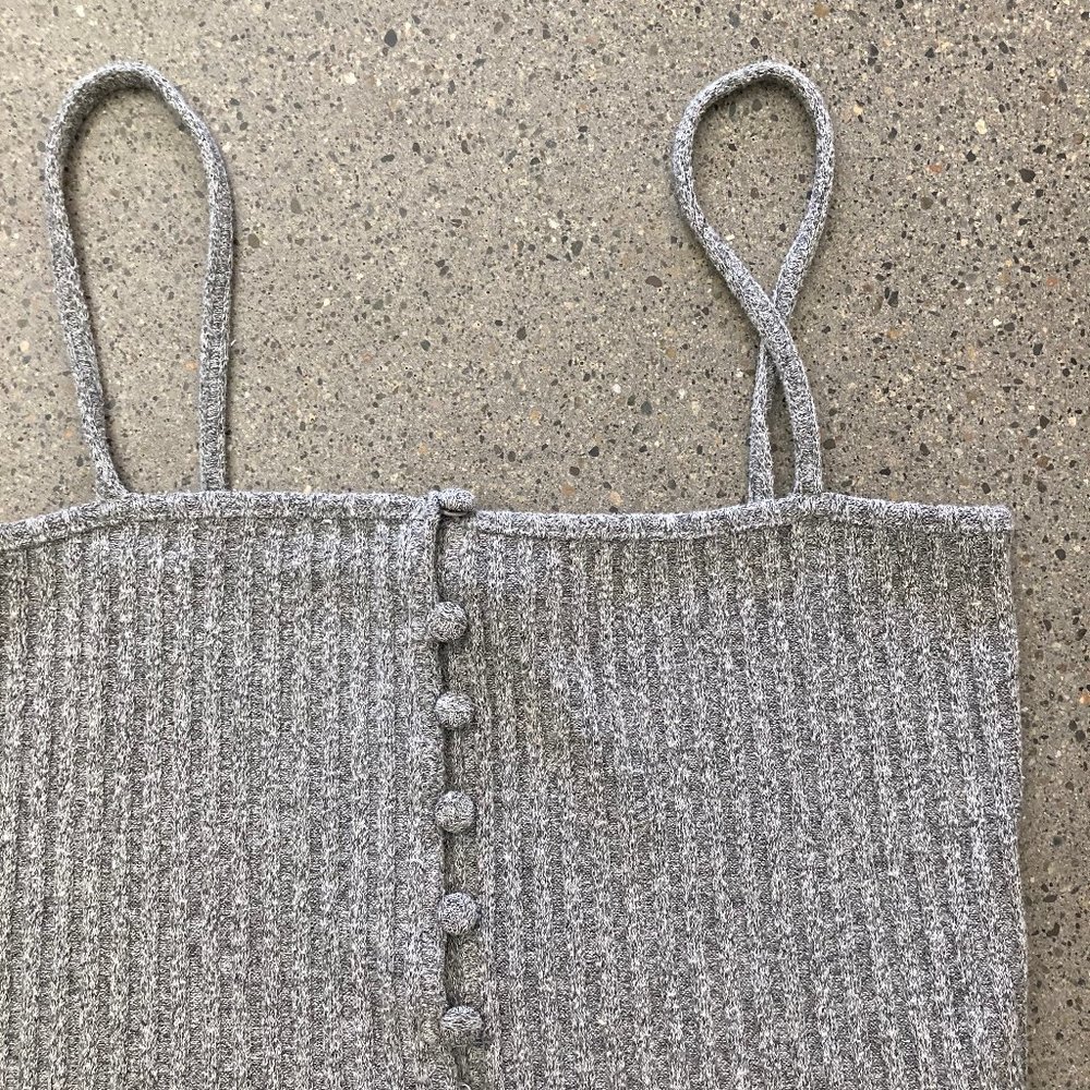 *SOLD* Forever 21 Gray Button Down Crop Cami - Picture 3 of 8